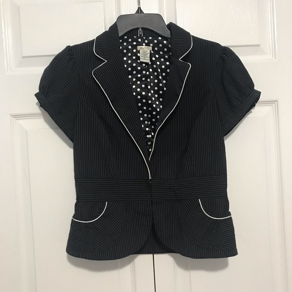 ⭐️ 3 for $15 ! ⭐️ NWOT Black Striped Top